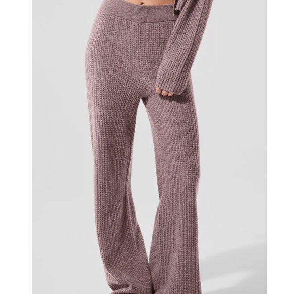 Alo Pants - Picture 1 of 5